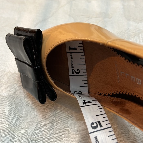 Jeffrey Campbell Ibiza Situation bow heels
Narrow fit
New without tag
Never worn - Picture 11 of 11